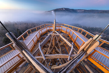 Konstrukcja wieży widokowej w Krynicy. © Jacek