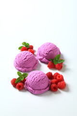 Berry fruit ice cream