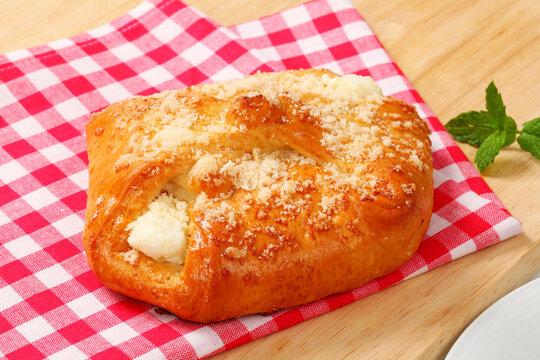 Sweet cream cheese pie