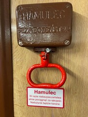 Hamulec Bezpieczeństwa pociąg. © Maciej G. Szling