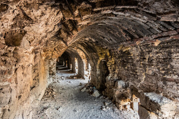 Obraz premium Passageway through fortification walls of Diyarbakir, Turkey