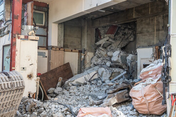 解体現場 demolition of abandoned buildings