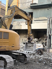 解体現場 demolition of abandoned buildings