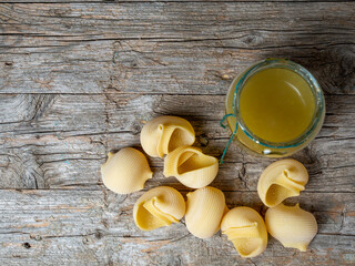 Sopa de galets en catalu&ntilde;a y lumaconi en italia