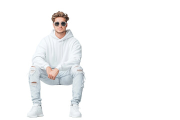 Fototapeta premium Lässiger junger Mann in Hoodie und Jeans PNG mit transparentem Hintergrund