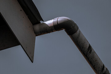 Connection part on water drain pipe