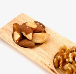 유기농 브라질 너트와 호두
