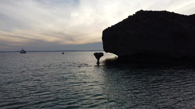 Hongo de Playa Balandra, toma rode&aacute;ndolo en el atardecer