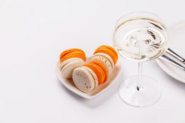 Pairing of champagne and delicate macaroons