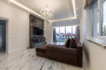 Luxurious Living Room with Elegant Chandelier