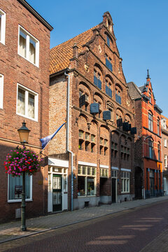 Altes Klinkergeb&auml;ude in der Innenstadt von Venlo, Niederlande