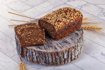 Browl rye bread with seeds