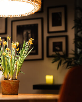 Wohnzimmer bei Nacht