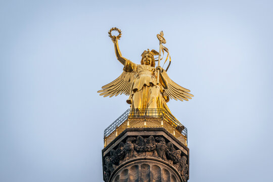 Detail of the golden statue on the Siegess�ule in Berlin, Germany