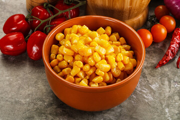Sweet canned ripe corn grain