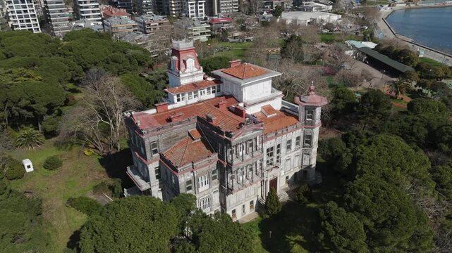 A stunning aerial drone view of Ragıp Paşa Mansion in Caddebostan. Built in 1906, this historic Ottoman-style mansion stands as a remarkable cultural and architectural landmark of Istanbul.