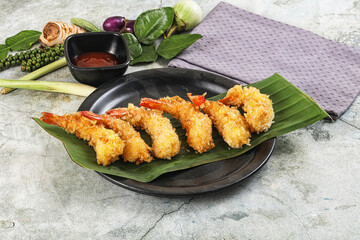 Shrimp tempura with spicy sauce