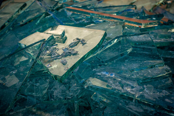 Glasbruch im Wertstoff Container