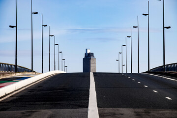 Nantes,pont et tour Bretagne