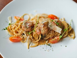 spaghetti with tomato sauce