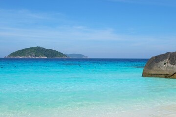 Fototapeta premium Beautiful blue beach in South Thailand