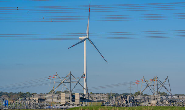 Bau einer Phasenschieberanlage um gezielt Stromfl&uuml;sse im Stromnetz zu steuern zur Energiegewinnung