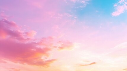 Obraz premium A stunning gradient sky featuring soft pastel colors, blending pink, blue, and hints of orange, creating a tranquil and serene atmosphere.