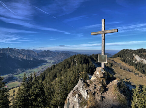 Gipfelkreuz des T&uuml;rkenk&ouml;pfl, Mangfallgebirge, Alpen, Bayern, Deutschland