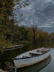 Obraz premium boat on the lake