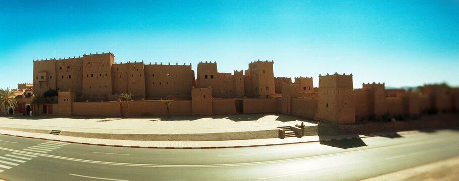 Fototapeta Panoramic view of city of Ouarzazate, Souss-Massa-Draa, Morocco.