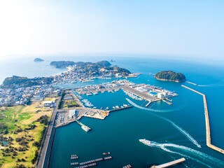 篠島港に入港する高速船（愛知県）