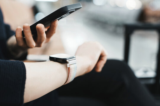 Contemporary Lifestyle: Engaging with Technology through Smartphone and Smartwatch - Powered by Adobe