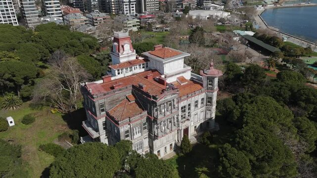 A stunning aerial drone view of Ragıp Paşa Mansion in Caddebostan. Built in 1906, this historic Ottoman-style mansion stands as a remarkable cultural and architectural landmark of Istanbul.