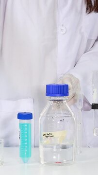 Chemical Reaction Experiment with NaOH