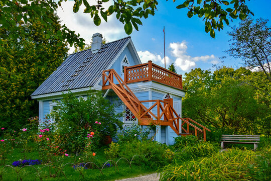 Blue summer house in the courtyard of Chekhov Estate 