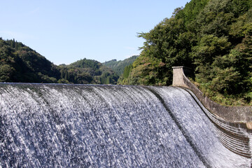 白水堰堤