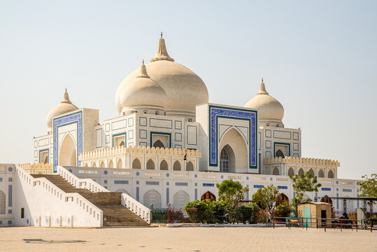 View at the Bhutto Mausoleum in Garhi Khuda Bakhsh - Pakistan