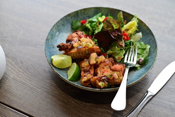 Gochujang Chicken Wings with Spicy Colorful Salad – Street Food Style