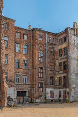 Opuszczona Kamienica przy ulicy Mokotowskie 73 dzielnica Śródmieście.  © smoku7979