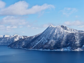 Eastern Hokkaido: Snow trekking on the outer rim of Lake Mashu in winter
