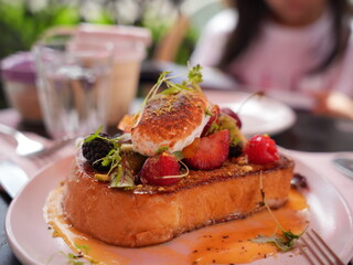 French toast in cafe