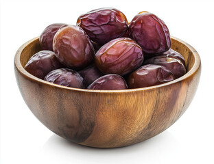 Obraz premium Serves fresh dates in a wooden bowl, isolated on a white background