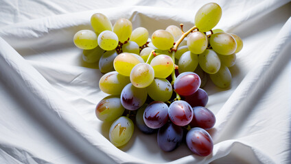 grappe de raisin vert et violet