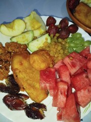 meat with vegetables and sauce