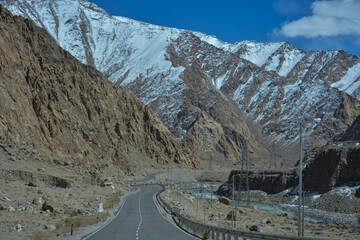 Ladakh has splendid beauty, beautiful monasteries, landscapes, mountains, passes, rivers and lakes, which make Ladakh a perfect tourist destination to spend time with friends and family.