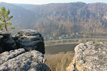 Felsenformationen an der Elbe Böhmische Schweiz bei Labská Stráñ