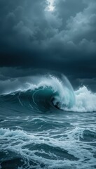 Obraz premium Powerful Ocean Wave Crashing Beneath Dark Cloudy Sky in Motion
