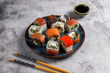 fFesh sushi set traditional japanese food