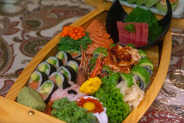 Full sushi boat © InversedSlayer