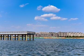 Obraz premium wooden pier in the sea